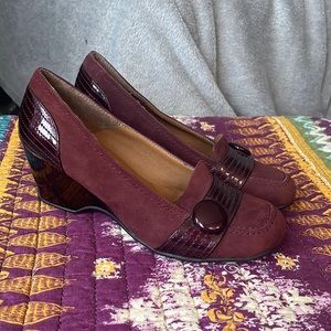 EuroSoft by Sofft - Burgundy low wedge heel shoes
